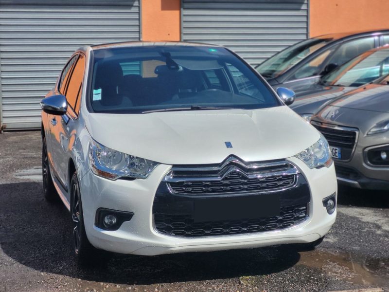 CITROEN DS4 1.6 BlueHDi 120 cv - SoChic - Garantie 12 Mois
