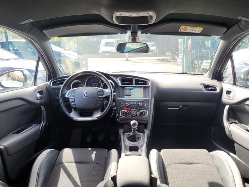 CITROEN DS4 1.6 BlueHDi 120 cv - SoChic - Garantie 12 Mois