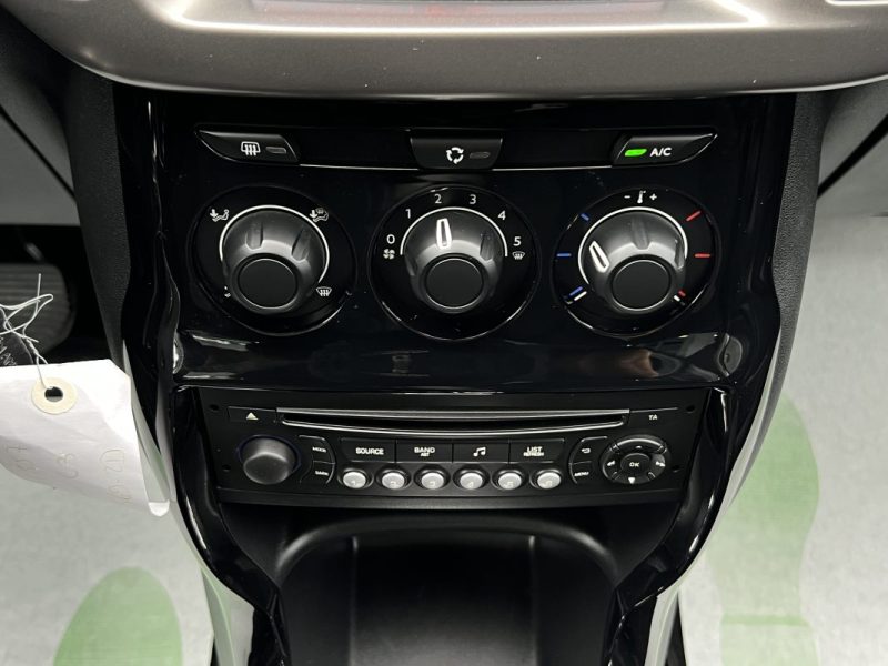 CITROEN C3 II PHASE 2 1.2 E-VTI 82 Cv PREMIERE MAIN / BOITE AUTOMATIQUE 27 100 Kms - GARANTIE 1 AN