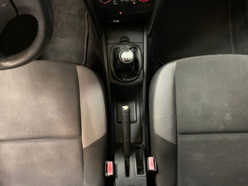 PEUGEOT 207 Noir 1.4 VTI 95ch PREMIUM-4 pneus neufs 