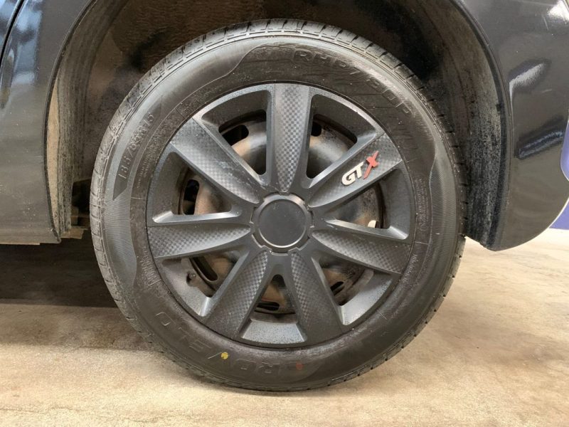 PEUGEOT 207 Noir 1.4 VTI 95ch PREMIUM-4 pneus neufs 