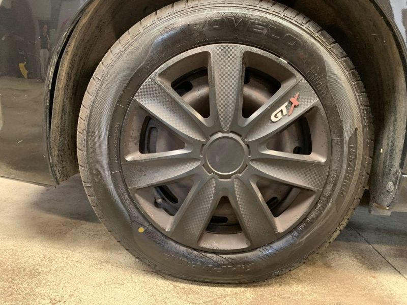 PEUGEOT 207 Noir 1.4 VTI 95ch PREMIUM-4 pneus neufs 