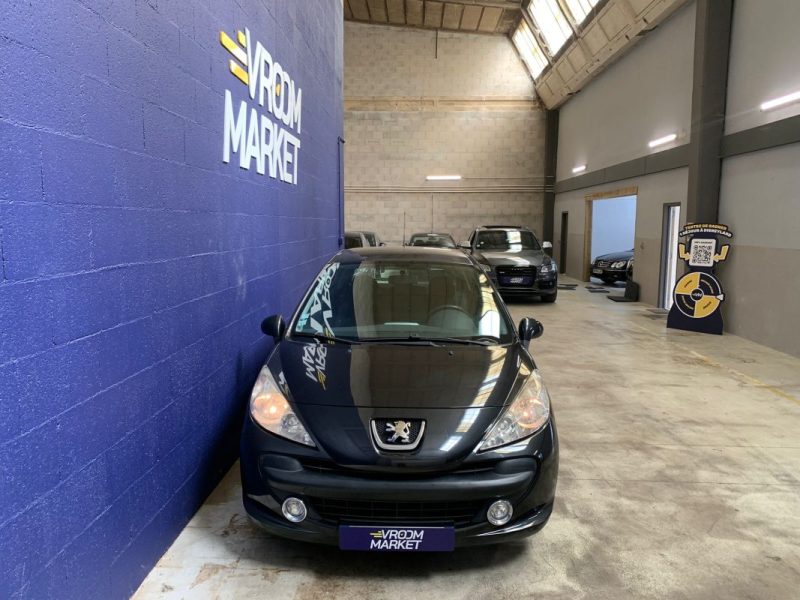 PEUGEOT 207 Noir 1.4 VTI 95ch PREMIUM-4 pneus neufs 