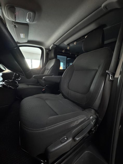 Opel Vivaro 1.6 Edition Tourer CDTI 145 BiTurbo - 8 Places - 101.200 km - Historique Complet - 