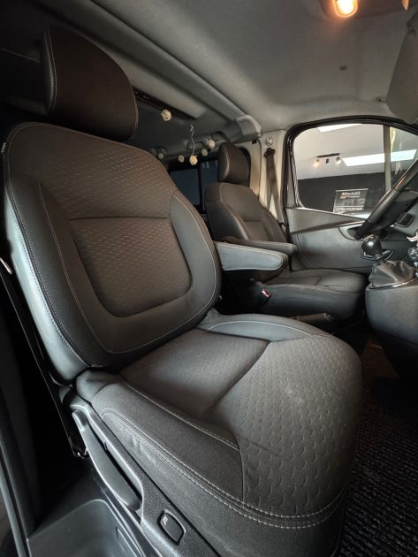 Opel Vivaro 1.6 Edition Tourer CDTI 145 BiTurbo - 8 Places - 101.200 km - Historique Complet - 