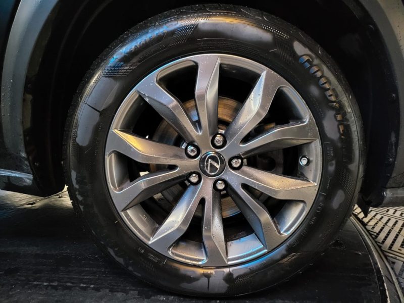 LEXUS NX300H 2.5 197CH SPORT / SUIVIE LEXUS / TOIT OUVRANT / HAYON ELECTRIQUE