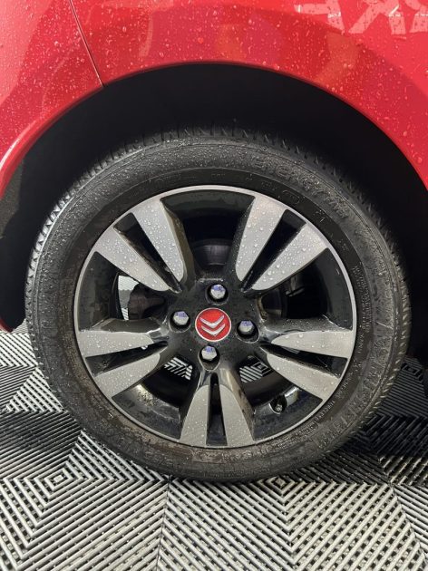 Citroen DS3 1.6 e-HDi 92 Airdream So Chic - 70 000 KM - Entretien complet