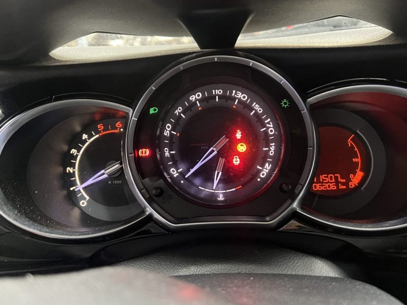 Citroen DS3 1.6 e-HDi 92 Airdream So Chic - 70 000 KM - Entretien complet