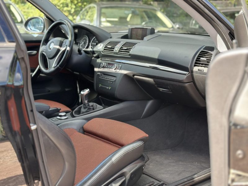 BMW SERIE 1 120d 177CV Intérieur M SPORT / Paiement 4X ou 10X Possible