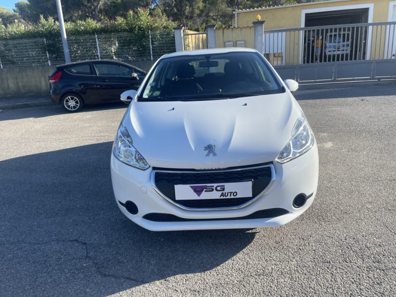 PEUGEOT 208 2013