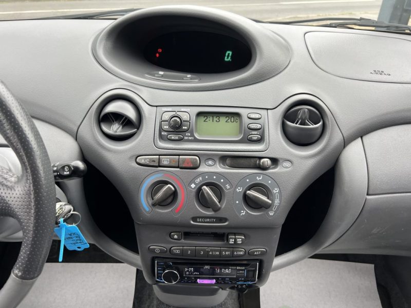 TOYOTA YARIS 1.3 VVT-i 86 - VENTE EN ETAT / PROBLEME MOTEUR LIRE ANNONCE