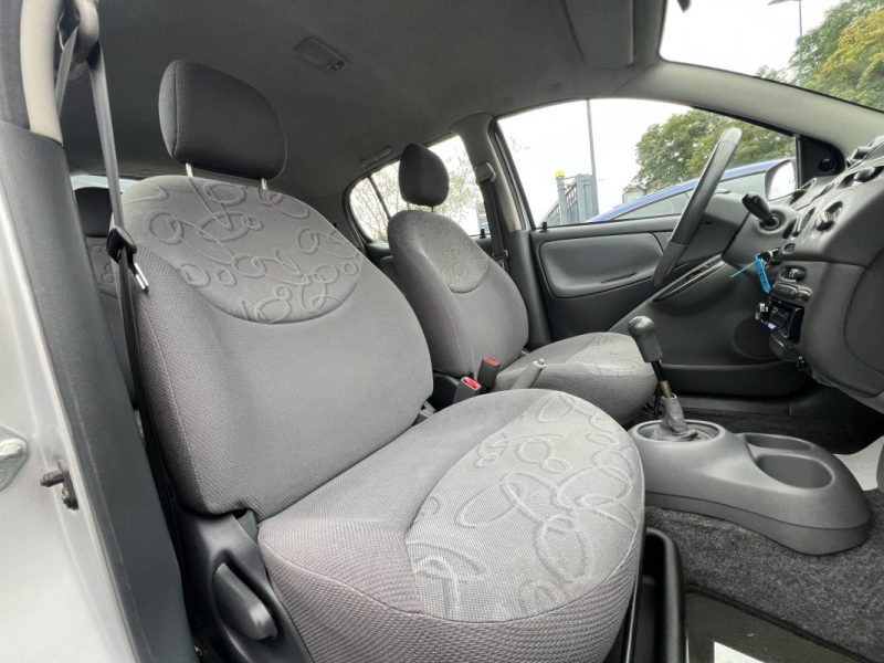 TOYOTA YARIS 1.3 VVT-i 86 - VENTE EN ETAT / PROBLEME MOTEUR LIRE ANNONCE