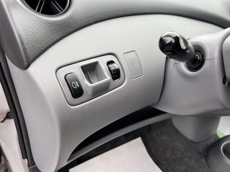 TOYOTA YARIS 1.3 VVT-i 86 - VENTE EN ETAT / PROBLEME MOTEUR LIRE ANNONCE