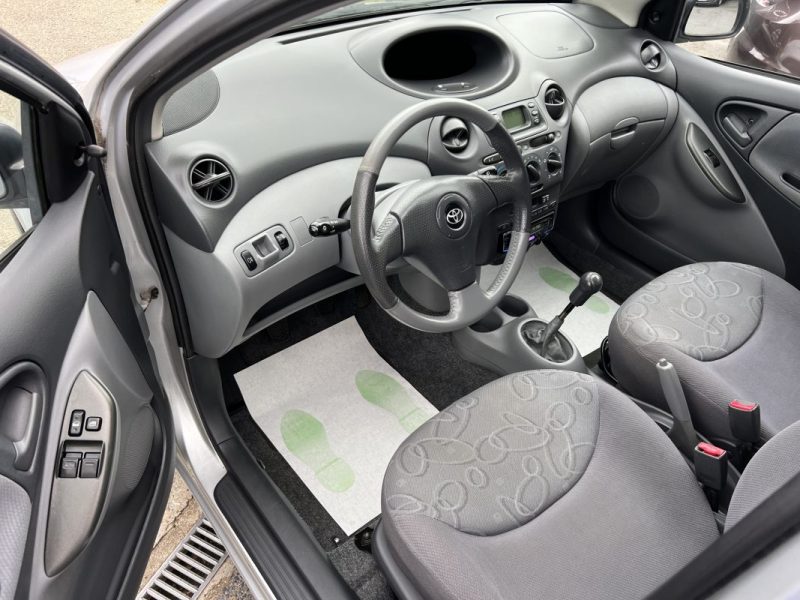 TOYOTA YARIS 1.3 VVT-i 86 - VENTE EN ETAT / PROBLEME MOTEUR LIRE ANNONCE
