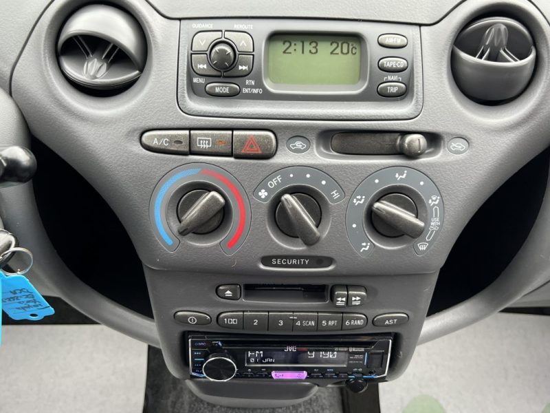 TOYOTA YARIS 1.3 VVT-i 86 - VENTE EN ETAT / PROBLEME MOTEUR LIRE ANNONCE