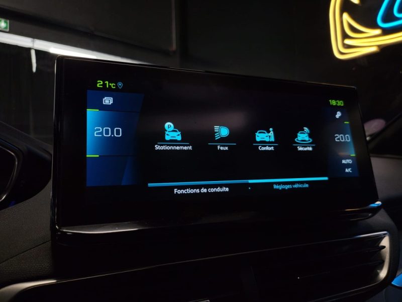 PEUGEOT 3008  GT 1.6THP 225CV HYBRIDE RECHARGABLE / MAIN  LIBRE / TOIT OUVRANT / SIEGES MASSANTS ELE