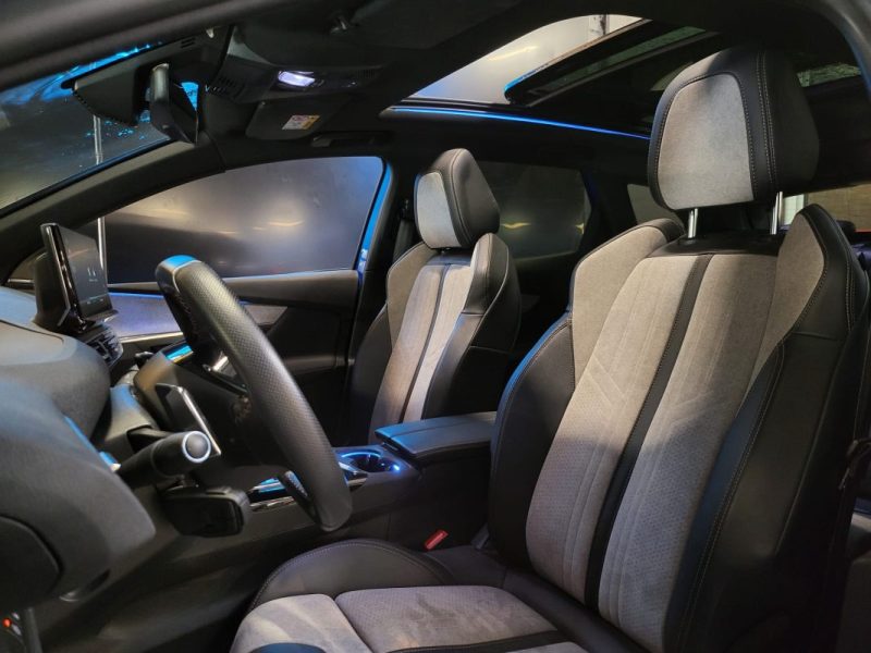 PEUGEOT 3008  GT 1.6THP 225CV HYBRIDE RECHARGABLE / MAIN  LIBRE / TOIT OUVRANT / SIEGES MASSANTS ELE