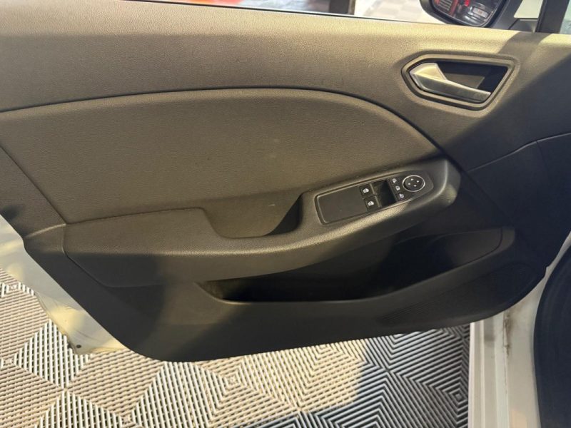 RENAULT CLIO V 1.0 TCE 100ch  INITIAL BUSINESS