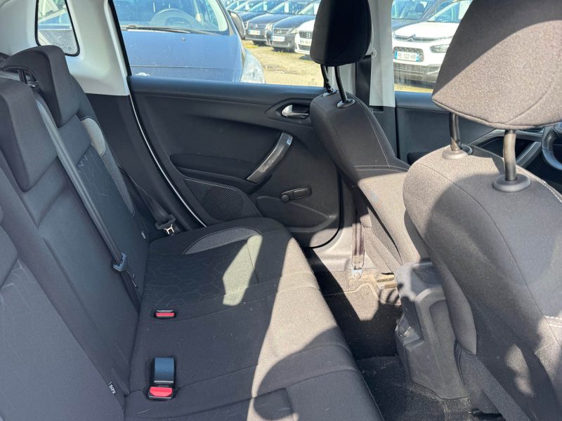 PEUGEOT 2008 1.6 HDi 100ch