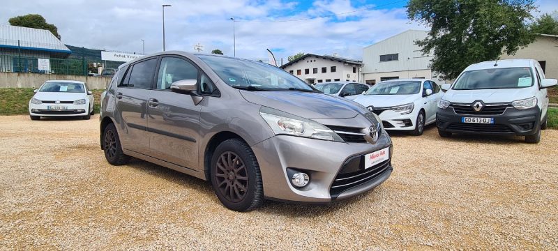 TOYOTA Verso - 110ch diesel 1.6 D-4D Skyview Edition