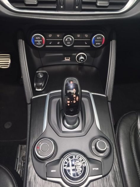 ALFA ROMEO ALFA ROMEO STELVIO 2.2 190 Cv FINITION EXECUTIVE - BOITE AUTOMATIQUE - GPS - CARPLAY - ATTELAGE CUIR  2019