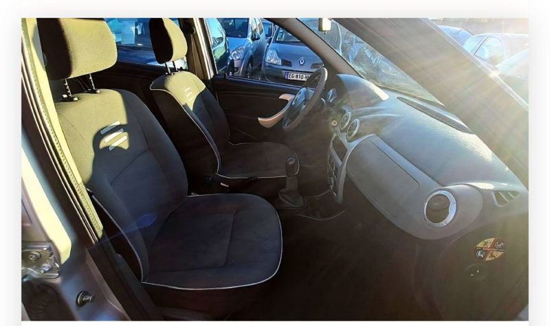 DACIA SANDERO 2012