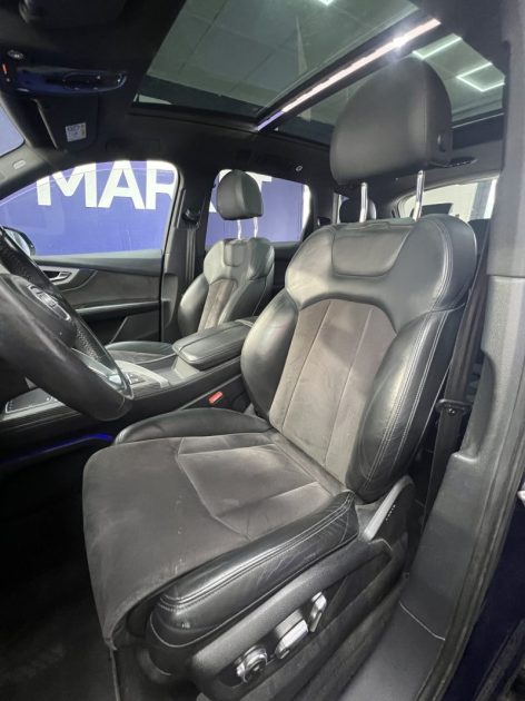 AUDI Q7 3.0 V6 TDI 272ch - 7 places - Toit ouvrant - Attelage