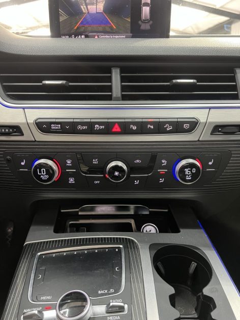 AUDI Q7 3.0 V6 TDI 272ch - 7 places - Toit ouvrant - Attelage