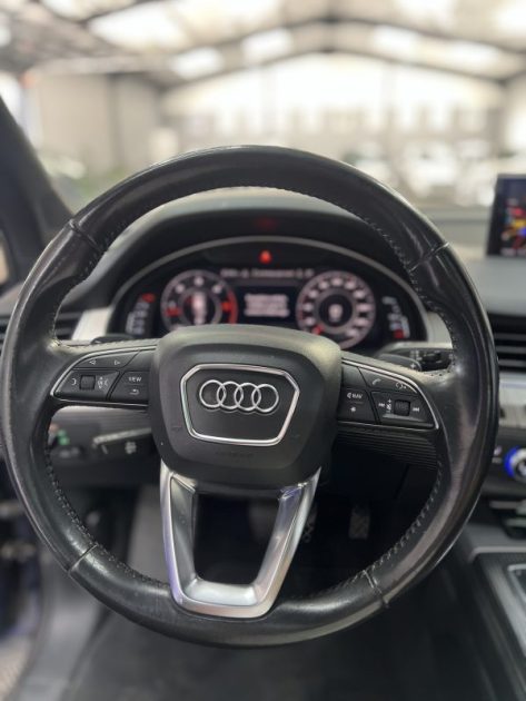 AUDI Q7 3.0 V6 TDI 272ch - 7 places - Toit ouvrant - Attelage