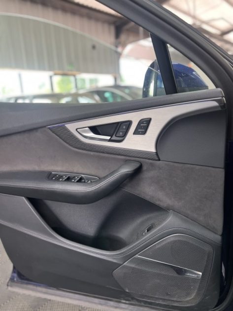 AUDI Q7 3.0 V6 TDI 272ch - 7 places - Toit ouvrant - Attelage