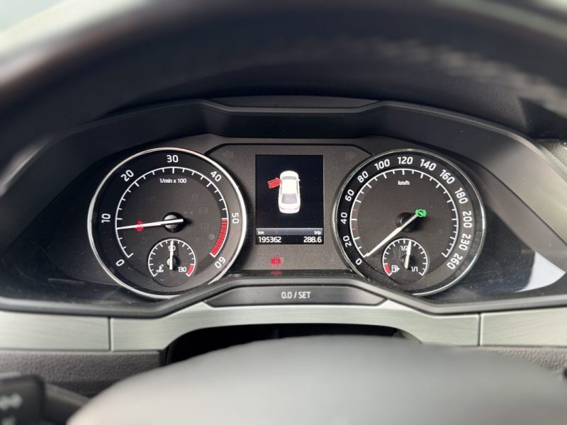 SKODA SUPERB 2.0 TDI 150cv Business - Distribution OK