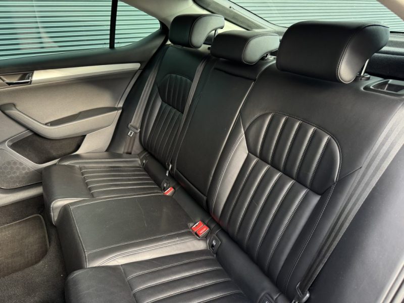 SKODA SUPERB 2.0 TDI 150cv Business - Distribution OK