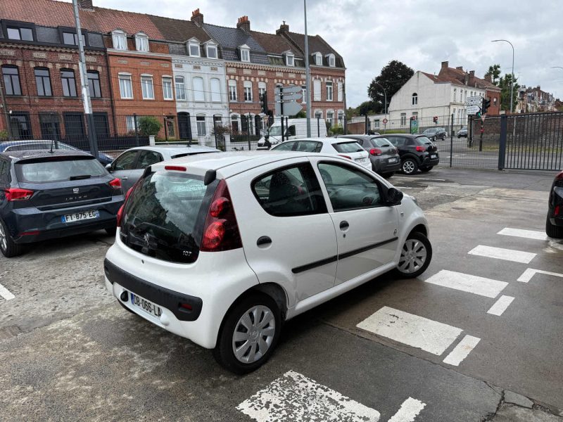 PEUGEOT 107 2013
