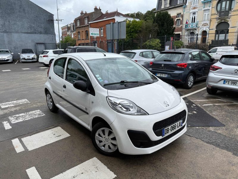 PEUGEOT 107 2013