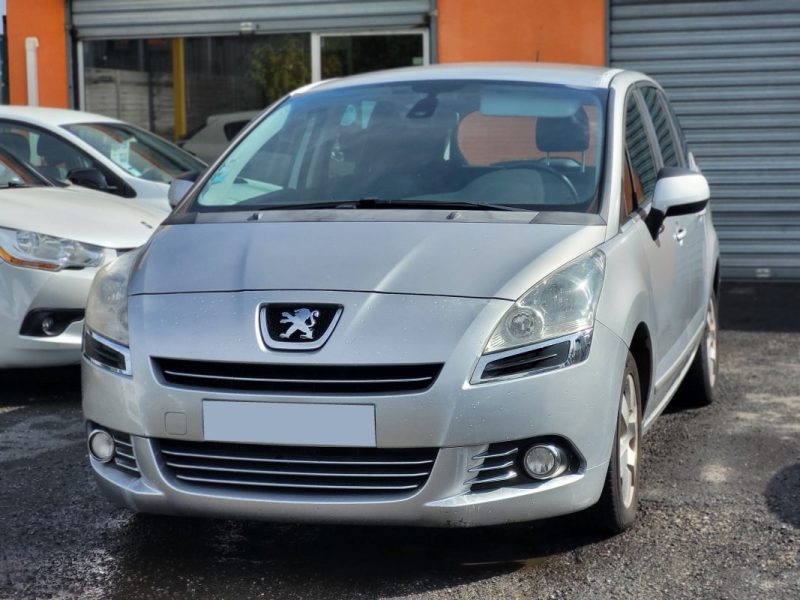 PEUGEOT 5008 1.6 HDI 112 cv - GARANTIE 12 mois - Business - 7 places