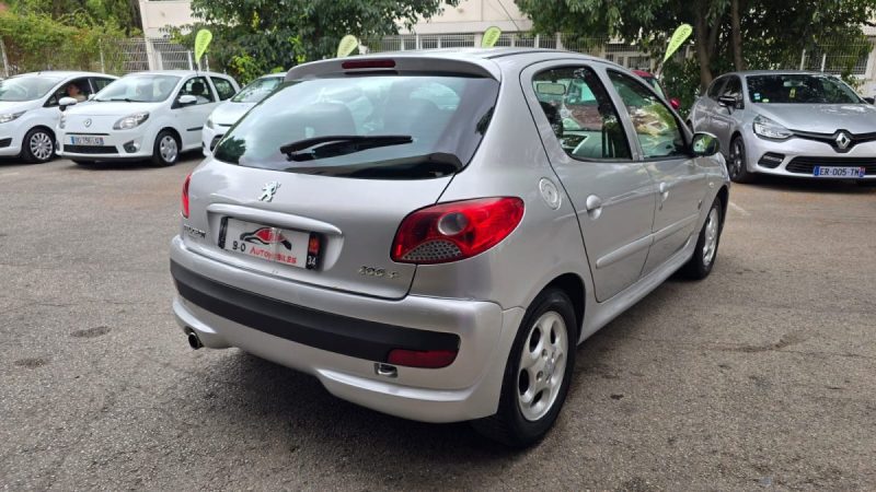 PEUGEOT 206 + Urban Move 1.4l HDi 70ch, *Clim*, *Idéale jeune conducteur*