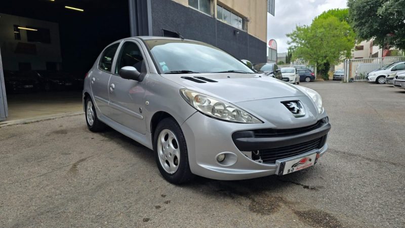 PEUGEOT 206 + Urban Move 1.4l HDi 70ch, *Clim*, *Idéale jeune conducteur*