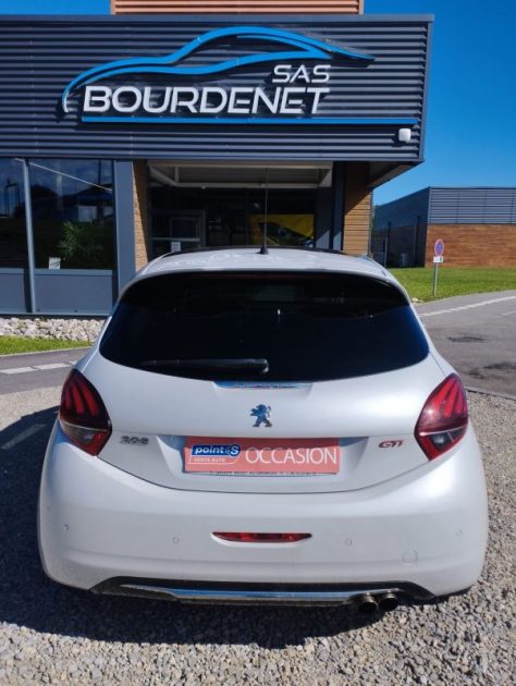 PEUGEOT 208 2016