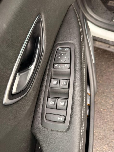 RENAULT SCENIC 1.6 dCi 130ch - Intense - Carrosserie 123 000 - voir photo - Garantie 12 mois