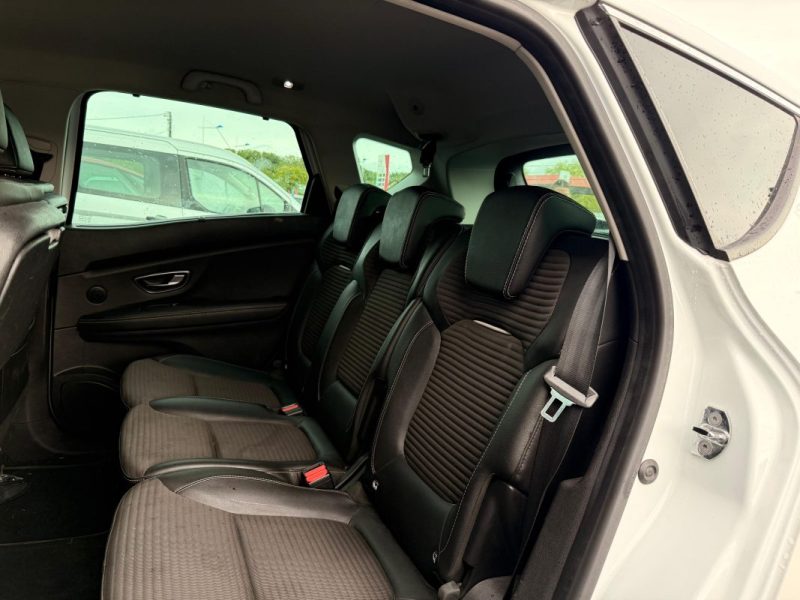 RENAULT SCENIC 1.6 dCi 130ch - Intense - Carrosserie 123 000 - voir photo - Garantie 12 mois