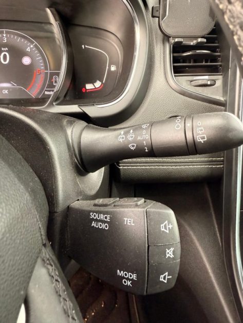 RENAULT SCENIC 1.6 dCi 130ch - Intense - Carrosserie 123 000 - voir photo - Garantie 12 mois