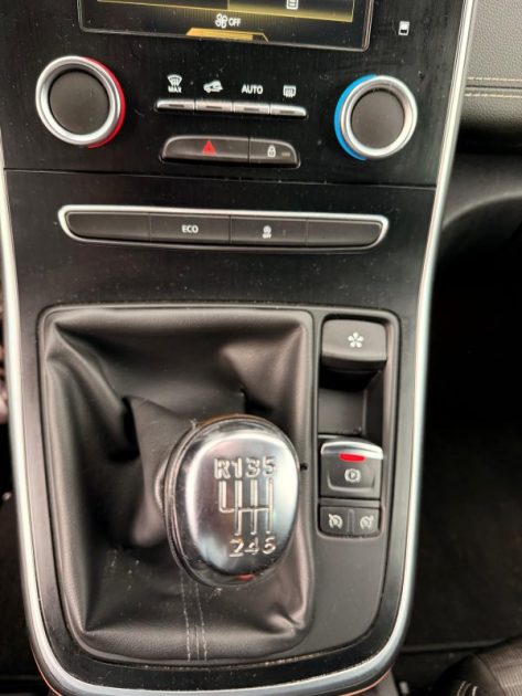 RENAULT SCENIC 1.6 dCi 130ch - Intense - Carrosserie 123 000 - voir photo - Garantie 12 mois