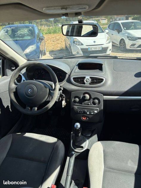 RENAULT CLIO 2011