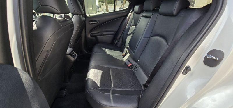 LEXUS UX 250H / Luxe + Pack Techno