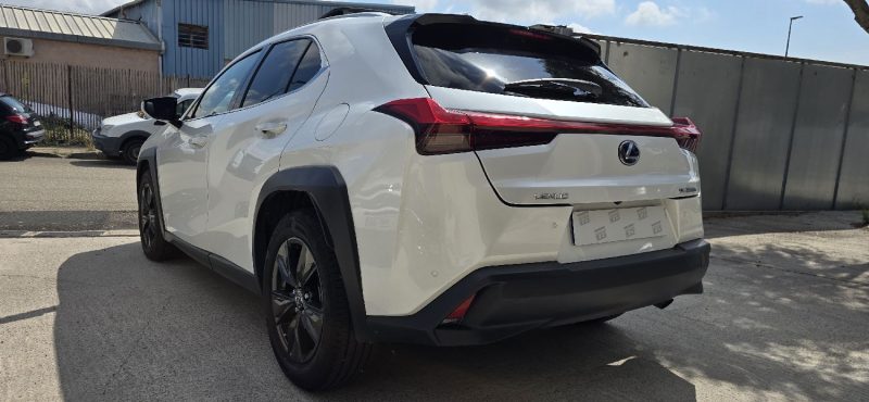 LEXUS UX 250H / Luxe + Pack Techno