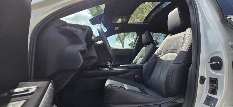 LEXUS UX 250H / Luxe + Pack Techno