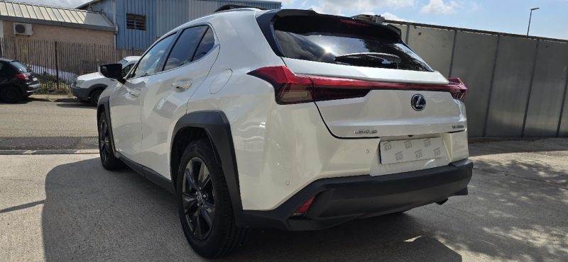 LEXUS UX 250H / Luxe + Pack Techno