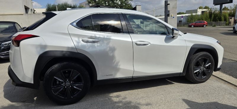 LEXUS UX 250H / Luxe + Pack Techno