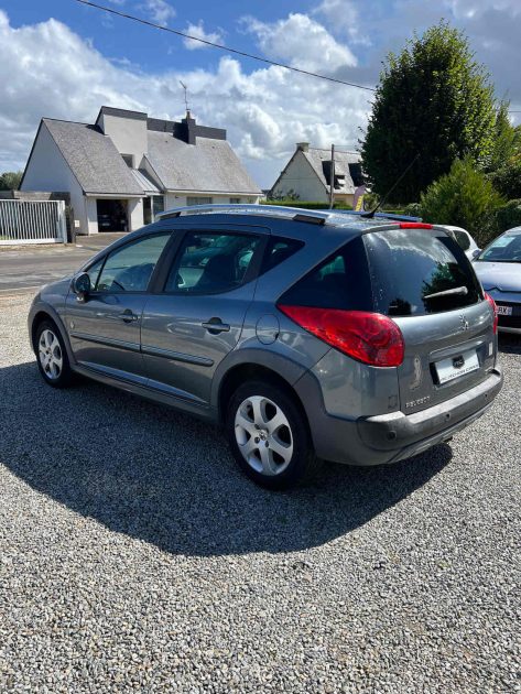 PEUGEOT 207 2010