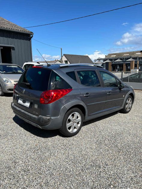 PEUGEOT 207 2010